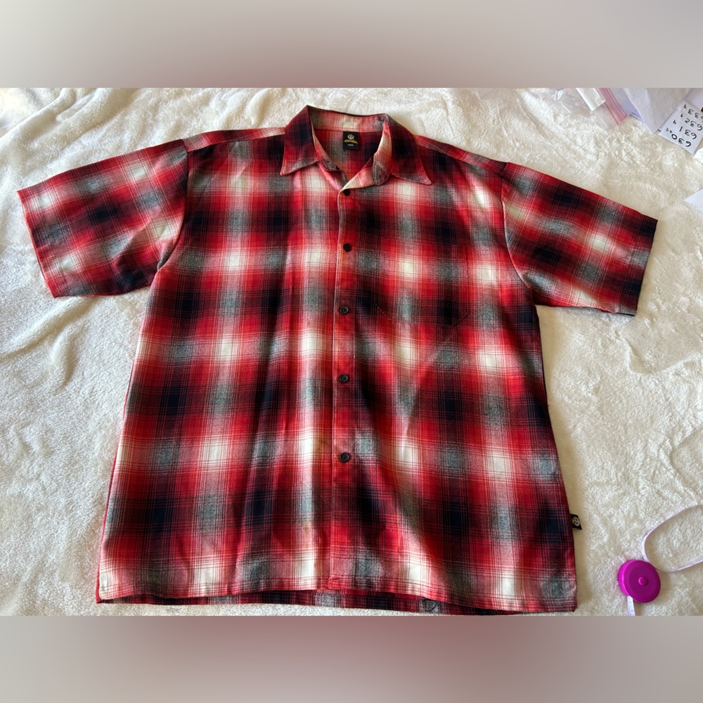 Lowrider man bottom down shirt size large